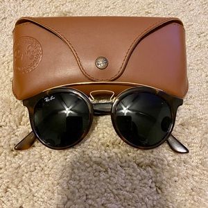 Ray-Ban Round Style Sunglasses